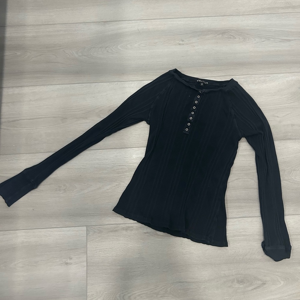 Full Tilt Button Top
